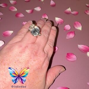Elegant Silver Women's Ring with Clear rhinestones and butterfly design/1 side